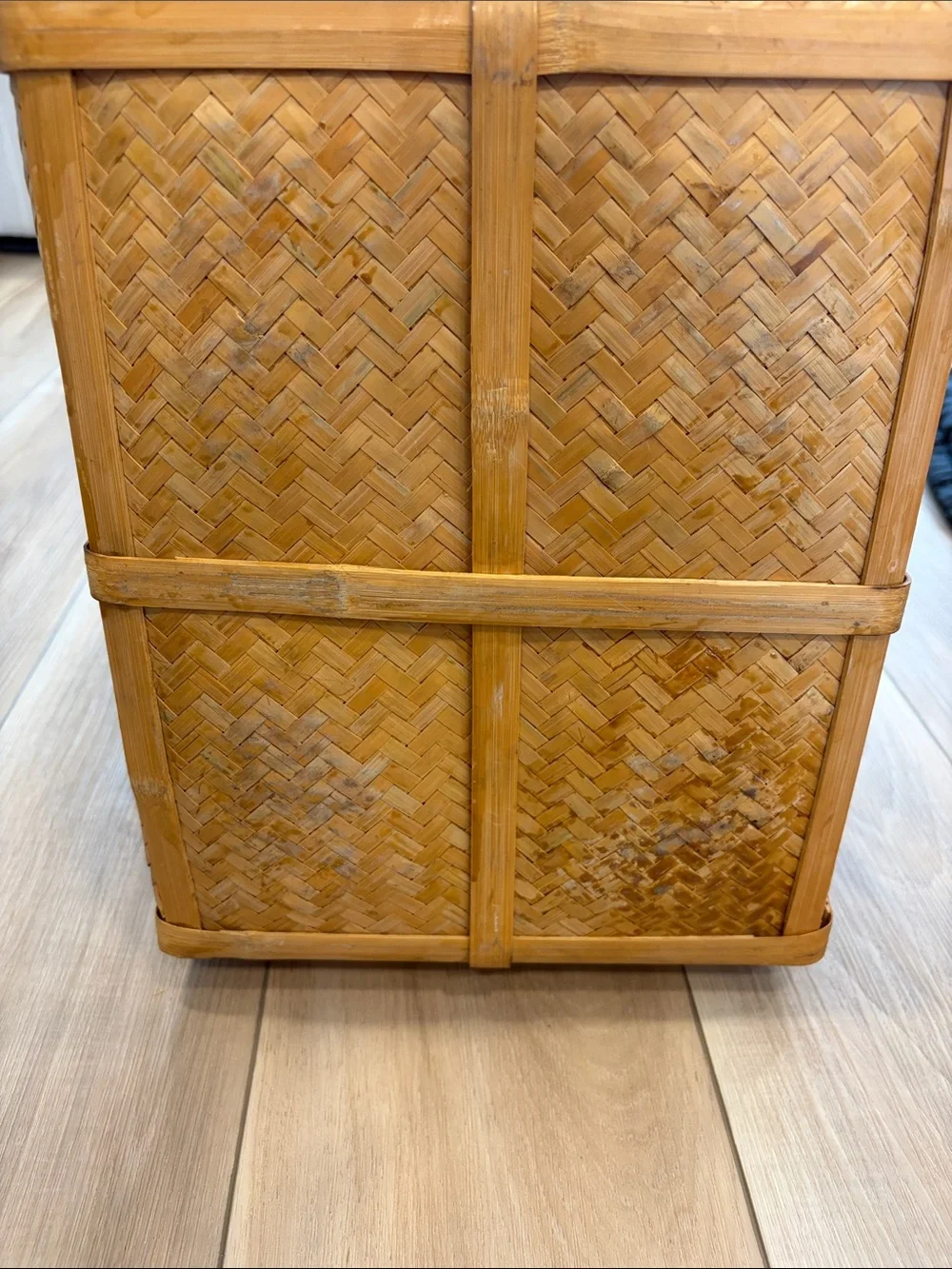 Vintage woven basket in Honey Brown